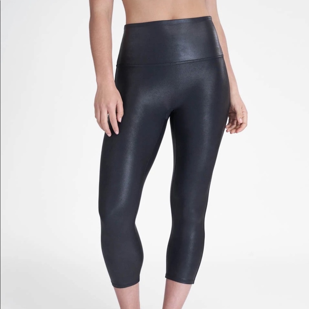 Spanx Faux Leather Cropped Leggings small